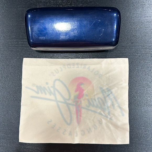 Maui Jim Hard Case and Cleaning Cloth - Picture 3 of 4